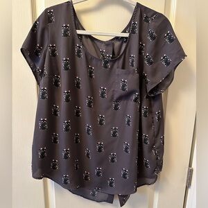 Torrid Size 1 Gray Blouse with Cute Cat Print and Button-Down Back